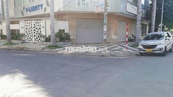 Cho thuê căn góc 2 mặt tiền Bình Tân . Vĩa hè rộng. Trống suốt.