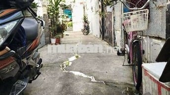 Bán nhà trệt + lửng , cách GALAXY NGUYỄN VĂN QUÁ vài bước chân .