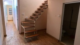 Nhà 3 tầng 1 tum,13 phòng,cho thuê ở,kho,căn hộ dịch vụ,Võ Chí Công