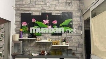 Cho thuê Nguyên Tầng 1 - 3 phòng ngủ 2 vệ sinh Nguyễn Hồng Đào