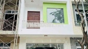 bán nhà trệt 2 lầu hoàn công đường nhựa 12m,vỉa hè gần vincom 550