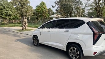 Hyundai Stargazer Cao cấp Trắng SX 2022 ĐK 2023