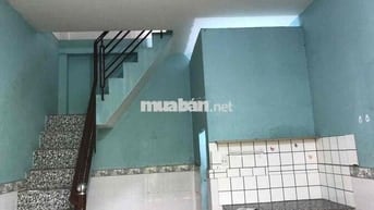 nhà bán 600tr gần ngã 3 Long hậu