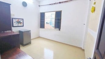 Phòng trọ sinh viên - Cửa sổ - Toilet riêng gần vòng xoay Lê Đại Hành