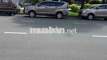 nhà cách đường Trần Phú q5 30m