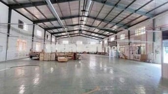 MẶT TIỀN KHO XƯỞNG( 2.500m2 ) NỀN EPOXY ( CONTAIENR