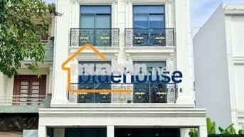 NHÀ ĐƯỜNG NGUYỄN THẾ LỘC KHU K300 DT: 9X20M HẦM 4 TẦNG CHO THUÊ