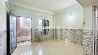 TRỐNG LẠI 2PHÒNG SIÊU RỘNG 30m2 Giá Chỉ 2trx Máy Lạnh Ngay Đông Bắc