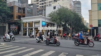 Chính chủ cho thuê góc 2 mặt tiền đường Hai Bà Trưng quận 1 ngang 15m