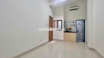 NHÀ MỚI XÂY ÁNH SÁNG TỰ NHIÊN Ô TÔ TẬN NƠI NGAY ĐH BÁCH KHOA