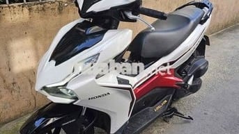 Honda Airblade 125 Trắng đỏ 10.xxx km