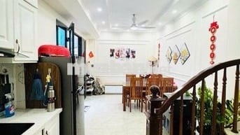 Bạch Mai ngõ thông, gần oto, nhà đẹp, vị trí vip, giá hợp lý,về ở ngay