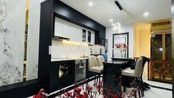 Bán Nhà Thạch Bàn, Long Biên, DT 39m2, Giá 6.4 tỷ có thương lượng