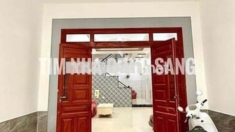 NHÀ  SÁT GIGAMALL, CÓ NỘI THẤT CƠ BẢN MÁY LẠNH VÀ SÂN ĐẬU ÔTÔ 7 CHỖ,