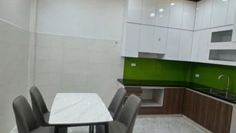 Bán nhà Tu hoàng 1 nhà ra QL32 6 tầng 4 ngủ ô tô đỗ cửa - nhỉnh 6 tỷ