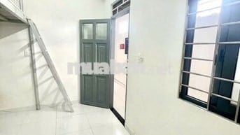 phòng gác siêu rộng ngay tô ngọc vân trống sẵn