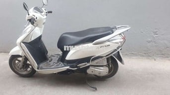 Honda Lead màu Trắng