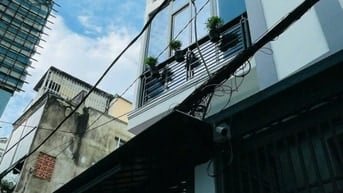 Bán nhà cực rẻ đường Trần Bình Trọng, Quận 5, 49m2,SHR giá 3 tỷ 850 TL