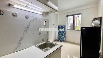 Siêu phẩm căn hộ cửa sổ trời full nội thất ngay ngã 4 Hàng Xanh