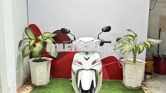 Yamaha Sirius màu Trắng