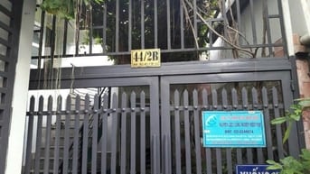 Cho thuê nhà đối diện cổng công viên phần mềm Quang Trung , Q12