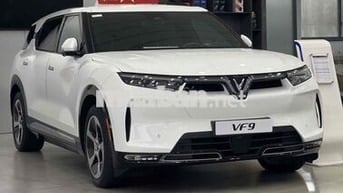 VinFast VF9 2025 Eco