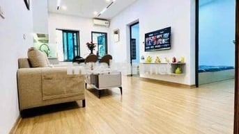 TẬP THỂ NGUYỄN CHÍ THANH - MẶT PHỐ - TẦNG 2 - LÔ GÓC 3 THOÁNG