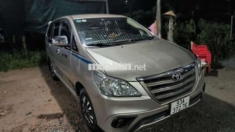 Toyota Innova 2015 7 chỗ Vàng cát