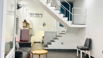 Bán nhà hẻm ba gác CMT8, P4- 1 trệt, 2 lầu, 4pn, 3WC- full nội thất