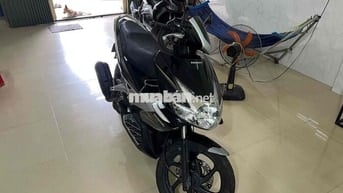 nhà dư cần bán xe Honda Air Blade 2010 FI