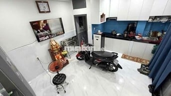 Nhà 4 tầng gần trường sa vòng xoay điện Biên phủ