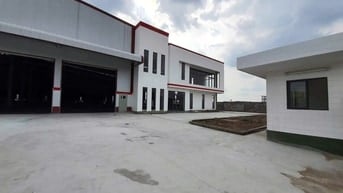 Bán gấp kho xưởng trong KCN Đức Hòa , Long An,KV: 5.200m2, XD: 3.600m2