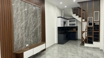 Cho thuê nhà đẹp mới 5 tầng, ô tô vào sát nhà