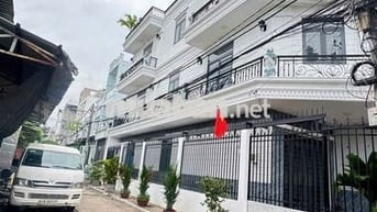 BÁN NHÀ ĐẸP FULL NỘI THẤT KHU 18B HẺM  XE TẢI