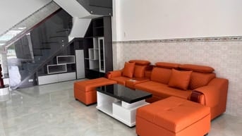 Bán nhà giá tốt 1 hiện tại giáp TPHCM DTSD 160m2