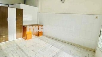 Phòng ban công tách bếp rộng 30mv ngay vòng xoay chợ Thủ Đức giá 4