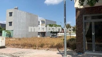 Bán Ngộp Đất Lai Uyên Bàu Bàng 850tr 300m2.Hợp đầu tư xây trọ cho thuê