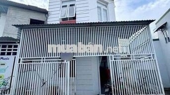 Nhà 3 mặt tiền cho thuê trung tâm phố