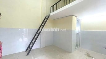 Phòng trọ gác cao ngay sát trung tâm, chỉ tính phí điện và nước