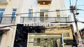 Nhà 3 lầu đường nhựa thông Thạnh Xuân 33