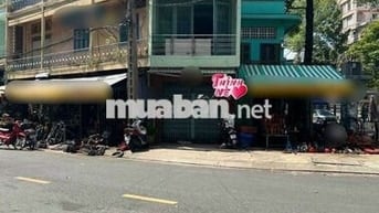 Nhà mặt tiền cần bán. Thích hợp kinh doanh