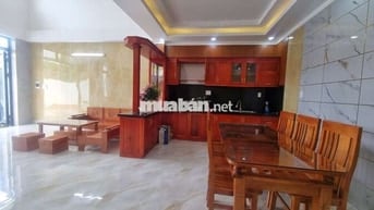 Nhà bán phùng Hưng an viễn nhà 2 tầng nội thất gỗ cao cấp