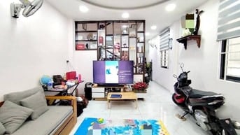 Kẹt tiền cần bán gấp căn nhà quận Thủ Đức (46,2m2)SHR 