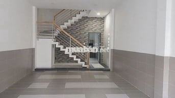 Phòng mới xây Cách bến xe Quận 8 chỉ 500m, gần siêu thị Co-op, Winm