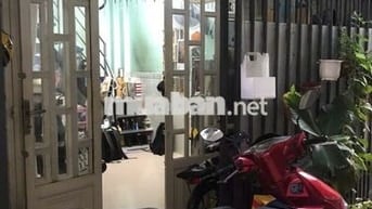 Nhà 2 tầng, hẻm xe hơi, 2 PN 2 toilet, ngay chân cầu Nguyễn Văn Cừ,