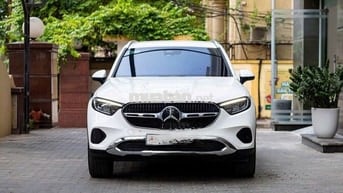 E cần bán Mercedes GLC200 4Matic sx 2023
