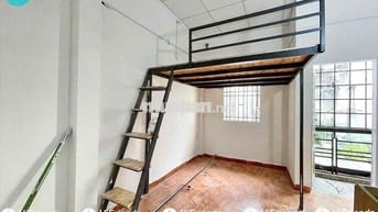 CHO THUÊ PHÒNG CÓ GÁC GIÁ RẺ - CỬA SỔ - BAN CÔNG SAU LƯNG ETOWN