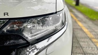 Mitsubishi Outlander 2.0 Premium Trắng zin nguyên
