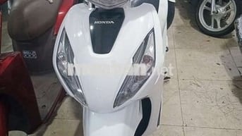 Honda Vision màu Trắng