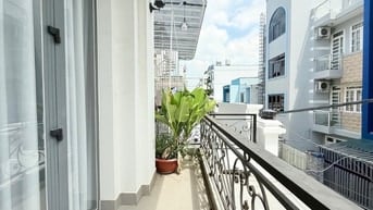 Vừa ở vừa kinh doanh, nhà 3 tầng, hẻm xe tải, gần cầu Nguyễn Khoái